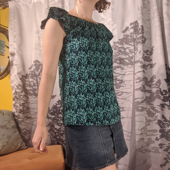 Leafy flutter blouse - Picture 4 of 8